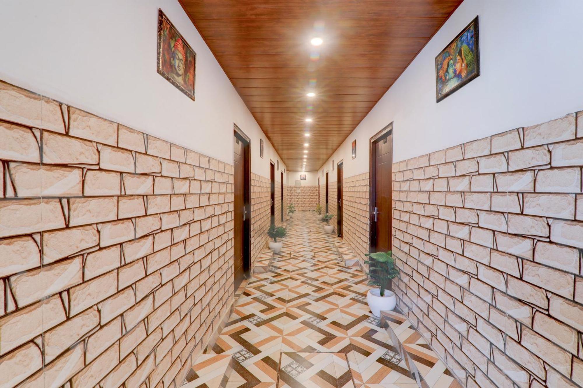 Super Collection O Queen'S Palace Λάκναου Εξωτερικό φωτογραφία